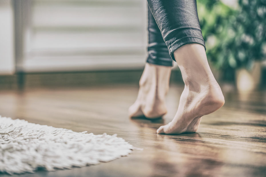 Le plancher chauffant permet de se chauffer de façon économique en hiver. De plus, le plancher chauffant permet également de produire du frais en été !